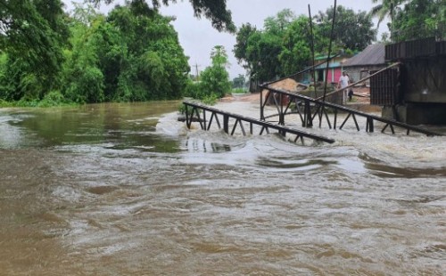 ফেনী-নোয়াখালী বন্যায় আটকে পড়াদের উদ্ধারে যাচ্ছে ৫০টি বোট 