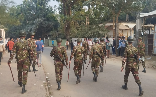 টিকেট না পেয়ে বিক্ষোভ মিছিল নিয়ে স্টেডিয়ামে প্রবেশের চেষ্টা, পরিস্থিতি নিয়ন্ত্রণ করেছে সেনাবাহিনী 