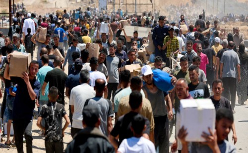 গাজায় ত্রাণ নিতে গিয়ে প্রাণ গেল আরও ৬২ জনের 