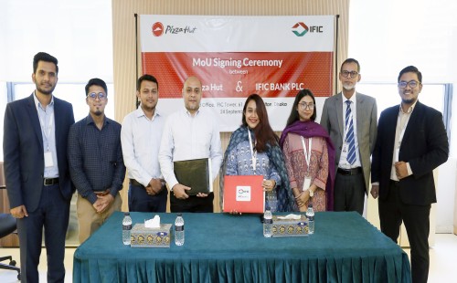আইএফআইসি ব্যাংক এবং পিৎজা হাট এর মধ্যে সমঝোতা স্মারক স্বাক্ষর 
