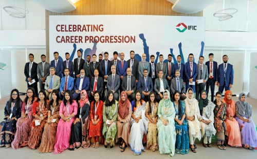 আইএফআইসি ব্যাংকের বিভিন্ন পর্যায়ের কর্মকর্তার পদোন্নতি প্রদান 